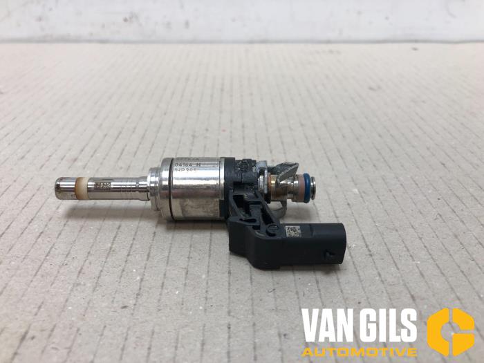 Injector (benzine injectie) van een Volkswagen Polo VI (AW1) 1.0 TSI 12V 2019