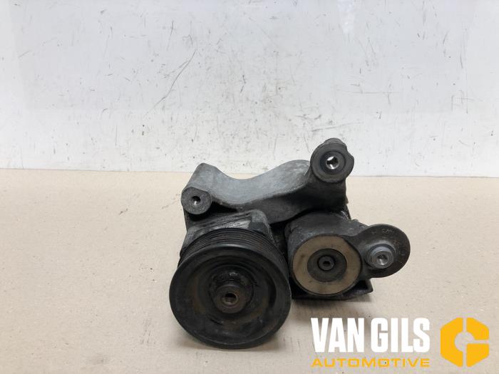 Gebruikte Pomp Servo Iveco New Daily V 29L13V, 35C13V, 35S13V, 40C13V, 40S13V Prijs € 95,00 Margeregeling aangeboden door Van Gils Automotive