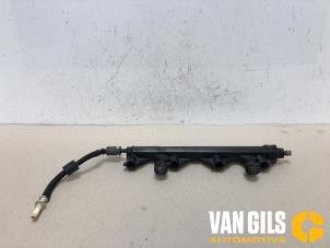 Gebruikte Injector brug Peugeot 308 (4A/C) 1.6 VTI 16V Prijs € 30,00 Margeregeling aangeboden door Van Gils Automotive