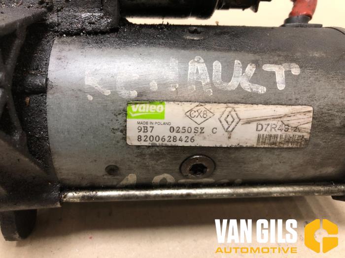 Startmotor van een Opel Vivaro  2007