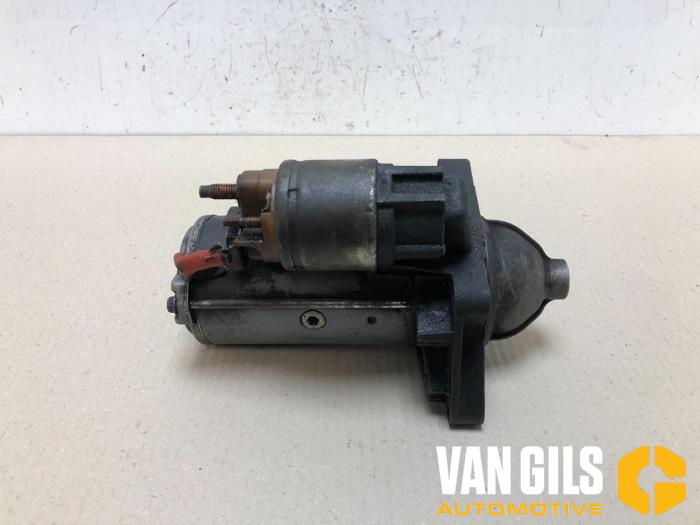 Startmotor van een Opel Vivaro  2007