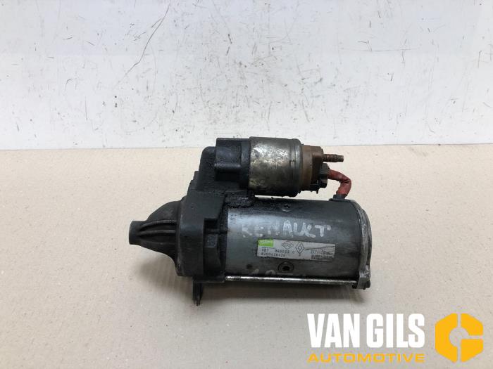 Startmotor van een Opel Vivaro  2007