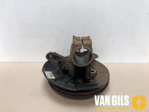 Gebruikte Fusee rechts-voor Volkswagen Transporter T5 2.0 TDI DRF Prijs € 65,00 Margeregeling aangeboden door Van Gils Automotive