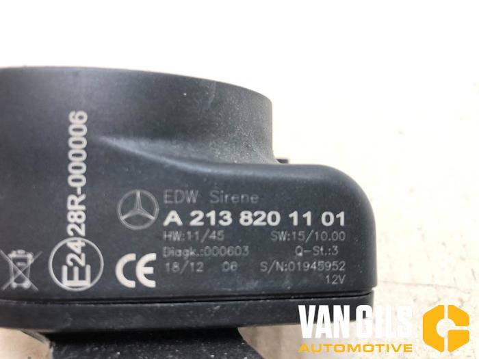 Alarm sirene van een Mercedes-Benz B (W246,242) 2.2 B-220 CDI BlueEFFICIENCY 16V 2018
