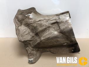 Gebruikte Hitteschild uitlaat Mercedes B (W246) 2.2 B-220 CDI BlueEFFICIENCY,d 16V Prijs € 19,99 Margeregeling aangeboden door Van Gils Automotive