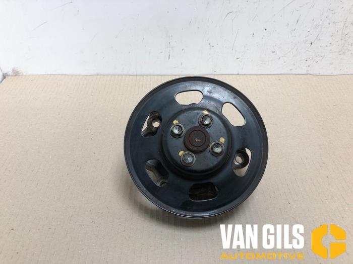 Gebruikte Waterpomp poelie Suzuki Alto 1.0 12V Prijs € 30,00 Margeregeling aangeboden door Van Gils Automotive