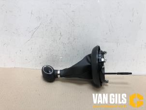 Gebruikte Versnellingspook Mini Mini (F55) 1.5 12V Cooper Prijs op aanvraag aangeboden door Van Gils Automotive