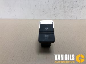 Gebruikte Schakelaar handrem Volkswagen Golf VII (AUA) 2.0 GTI 16V Prijs € 36,30 Inclusief btw aangeboden door Van Gils Automotive