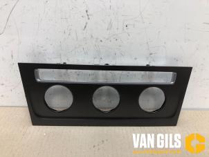 Gebruikte Dashboardlijst Volkswagen Golf VII (AUA) 1.2 TSI 16V Prijs op aanvraag aangeboden door Van Gils Automotive