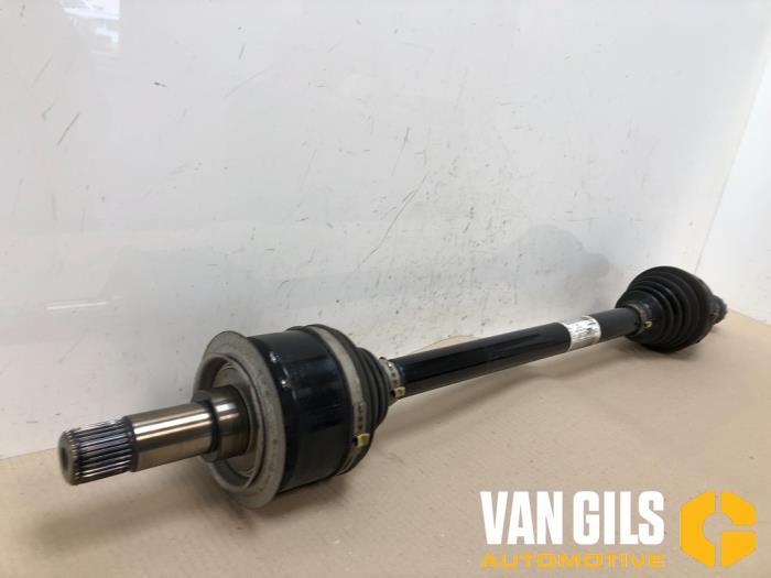 Aandrijfas links-achter van een Mercedes-Benz Vito (447.6) 2.0 116 CDI 16V 2021