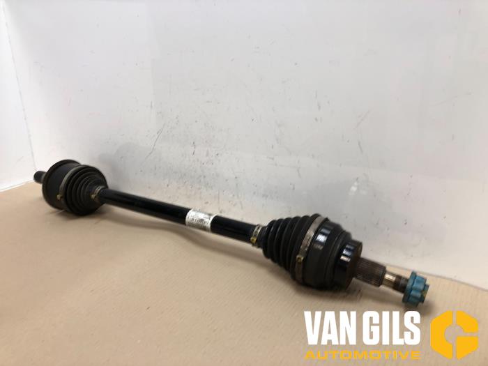 Aandrijfas links-achter van een Mercedes-Benz Vito (447.6) 2.0 116 CDI 16V 2021