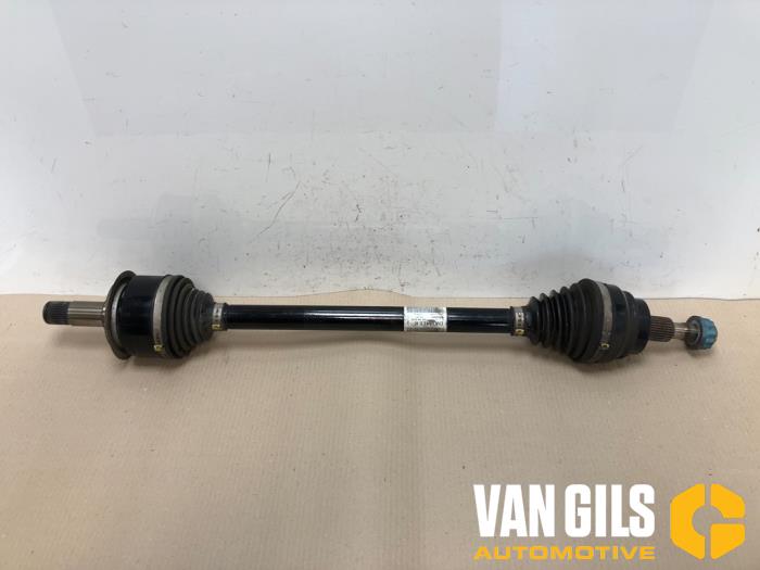 Aandrijfas links-achter van een Mercedes-Benz Vito (447.6) 2.0 116 CDI 16V 2021