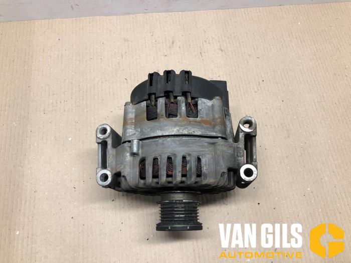 Dynamo van een Mercedes-Benz E (W212) E-200 CDI 16V BlueEfficiency,BlueTEC 2010