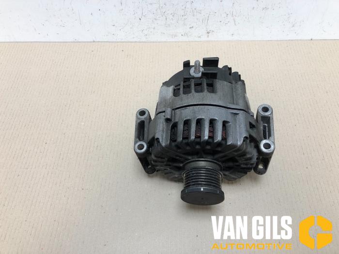 Dynamo van een Mercedes-Benz E (W212) E-200 CDI 16V BlueEfficiency,BlueTEC 2010