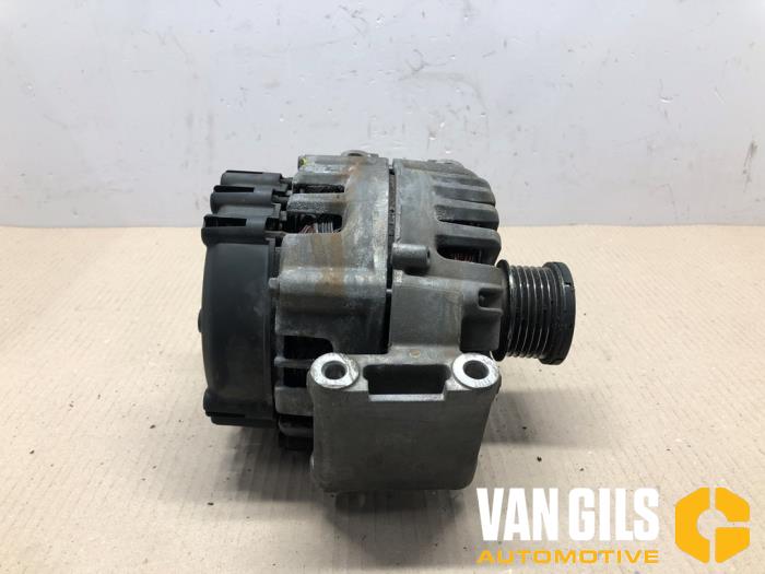 Dynamo van een Mercedes-Benz E (W212) E-200 CDI 16V BlueEfficiency,BlueTEC 2010