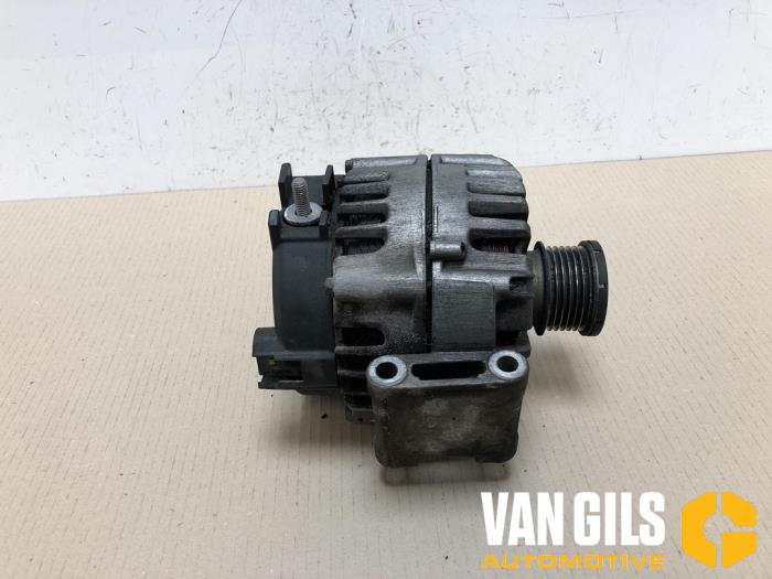 Dynamo van een Mercedes-Benz E (W212) E-200 CDI 16V BlueEfficiency,BlueTEC 2010