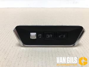 Gebruikte Schakelaar achterklep Lynk &amp; Co 01 1.5 PHEV Prijs € 66,55 Inclusief btw aangeboden door Van Gils Automotive