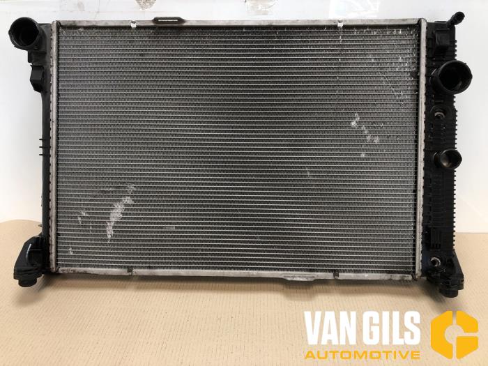 Gebruikte Radiateur Mercedes E (W212) E-200 CDI 16V BlueEfficiency,BlueTEC Prijs € 149,99 Margeregeling aangeboden door Van Gils Automotive