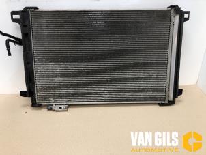 Gebruikte Radiateur Mercedes E (W212) E-200 CDI 16V BlueEfficiency,BlueTEC Prijs € 150,00 Margeregeling aangeboden door Van Gils Automotive