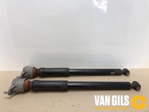 Gebruikte Schokdemper set Mercedes A (W176) 1.5 A-180 CDI, A-180d 16V Prijs € 50,00 Margeregeling aangeboden door Van Gils Automotive