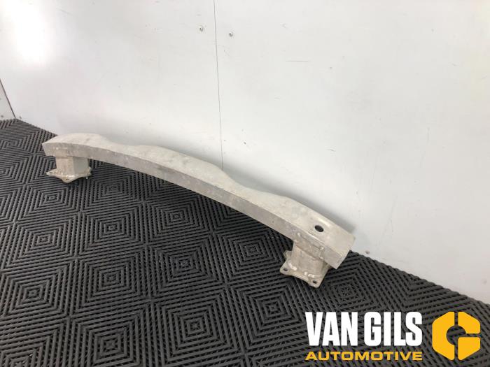 Bumperframe achter van een Mercedes-Benz E (W212) E-200 CDI 16V BlueEfficiency,BlueTEC 2010