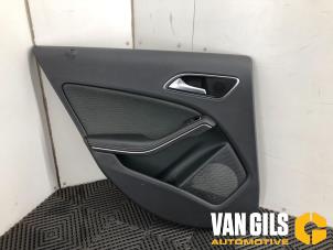 Gebruikte Portierbekleding 4Deurs links-achter Mercedes A (W176) 1.5 A-180 CDI, A-180d 16V Prijs € 50,00 Margeregeling aangeboden door Van Gils Automotive