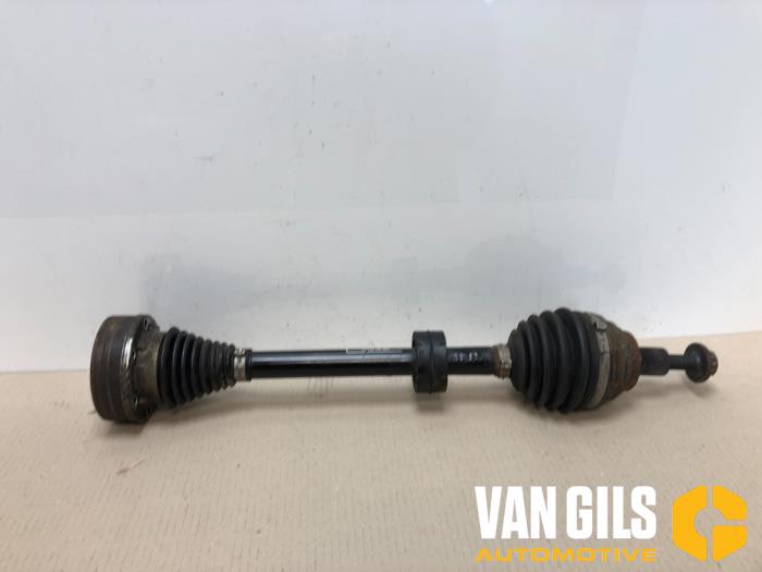 Gebruikte Aandrijfas links-voor Volkswagen Golf VII (AUA) 1.2 TSI 16V Prijs € 110,00 Margeregeling aangeboden door Van Gils Automotive
