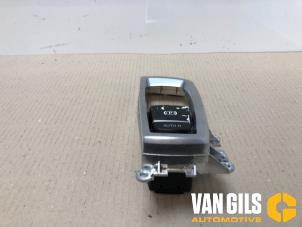 Gebruikte Handrem schakelaar BMW X3 (F25) xDrive35i 3.0 24V Prijs € 30,00 Margeregeling aangeboden door Van Gils Automotive