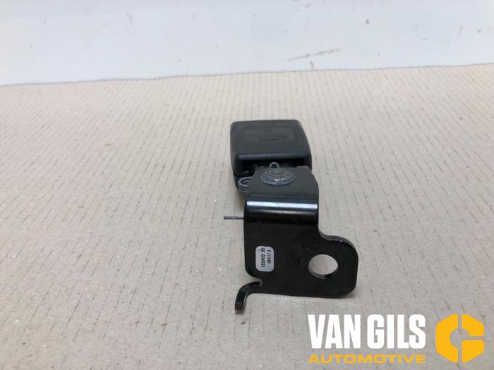 Veiligheidsgordel Insteek links-achter van een BMW X3 (F25) xDrive35i 3.0 24V 2011
