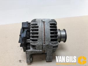 Alternator van een Fiat Stilo (192A/B) 1.6 16V 2007