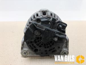 Alternator van een Fiat Stilo (192A/B) 1.6 16V 2007