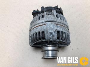 Alternator van een Fiat Stilo (192A/B) 1.6 16V 2007