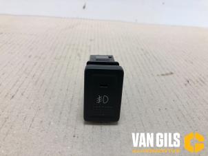 Gebruikte Mistlamp Schakelaar Suzuki Swift (ZA/ZC/ZD1/2/3/9) 1.3 VVT 16V Prijs € 30,00 Margeregeling aangeboden door Van Gils Automotive