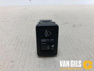 Gebruikte Schakelaar Koplamp Ihv Suzuki Swift (ZA/ZC/ZD1/2/3/9) 1.3 VVT 16V Prijs € 30,00 Margeregeling aangeboden door Van Gils Automotive