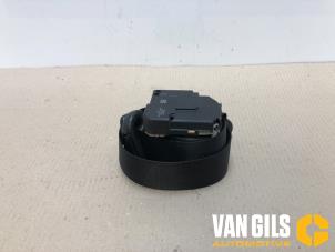 Gebruikte Veiligheidsgordel rechts-voor Ford Focus 2 1.6 16V Prijs op aanvraag aangeboden door Van Gils Automotive