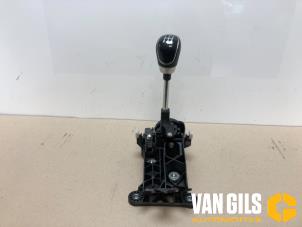 Gebruikte Versnellingspook Ford Fiesta 7 1.1 Ti-VCT 12V 85 Prijs op aanvraag aangeboden door Van Gils Automotive