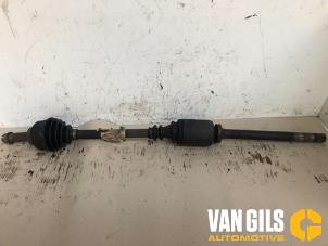 Gebruikte Homokineetas rechts-voor Renault Trafic New (FL) 1.9 dCi 100 16V Prijs € 74,99 Margeregeling aangeboden door Van Gils Automotive