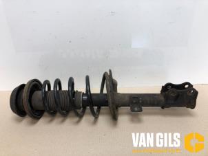 Gebruikte Schokdemperpoot links-voor Suzuki Swift (ZA/ZC/ZD1/2/3/9) 1.3 VVT 16V Prijs € 75,00 Margeregeling aangeboden door Van Gils Automotive