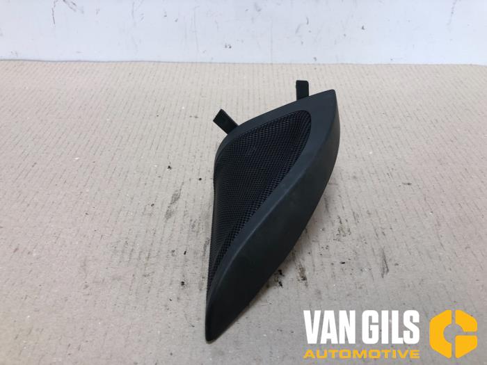 Luidspreker van een Mercedes-Benz A (W176) 1.6 A-180 16V 2014