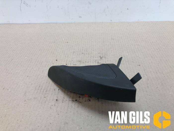 Luidspreker van een Mercedes-Benz A (W176) 1.6 A-180 16V 2014