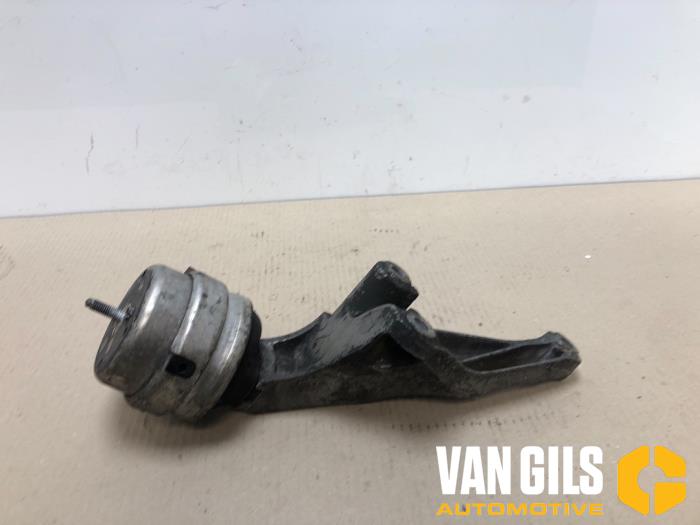 Gebruikte Motorrubber Audi A4 (B7) 2.0 TDI 16V Prijs € 35,00 Margeregeling aangeboden door Van Gils Automotive