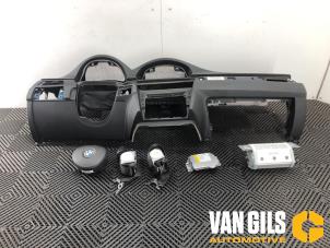 Gebruikte Airbag set + dashboard BMW 3 serie Touring (E91) 320d 16V Prijs op aanvraag aangeboden door Van Gils Automotive