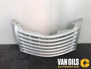 Gebruikte Grille Chrysler PT Cruiser 2.0 16V Prijs € 40,00 Margeregeling aangeboden door Van Gils Automotive