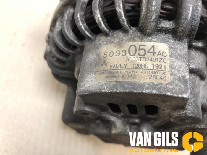 Dynamo van een Chrysler PT Cruiser 2.0 16V 2002
