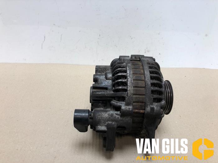 Dynamo van een Chrysler PT Cruiser 2.0 16V 2002