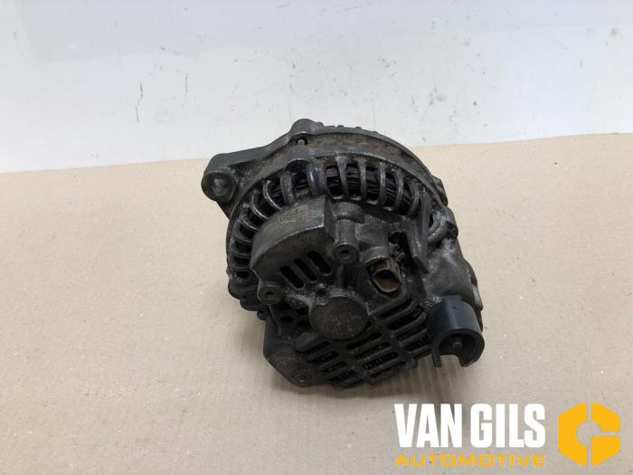 Dynamo van een Chrysler PT Cruiser 2.0 16V 2002