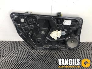 Gebruikte Raammechaniek 4Deurs links-voor Mercedes A (W176) 2.2 A-220 CDI 16V Prijs € 60,00 Margeregeling aangeboden door Van Gils Automotive