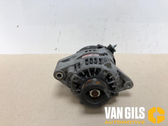 Gebruikte Dynamo Suzuki Celerio (LF) 1.0 12V Dualjet Prijs € 49,95 Margeregeling aangeboden door Van Gils Automotive