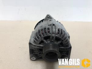 Gebruikte Alternator Renault Grand Scénic II (JM) 2.0 16V Prijs € 75,00 Margeregeling aangeboden door Van Gils Automotive