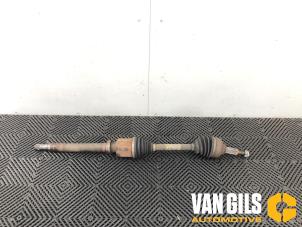 Gebruikte Aandrijfas rechts-voor Ford Transit Custom 2.2 TDCi 16V Prijs € 299,99 Margeregeling aangeboden door Van Gils Automotive